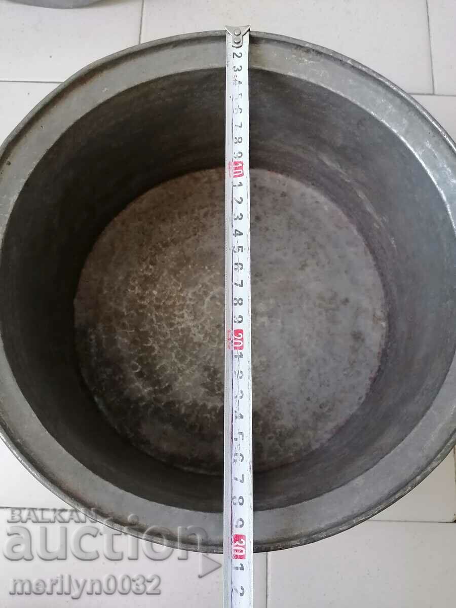 Livrarea Oală veche din cupru, din cupru, cu capac Livrarea Oală veche din cupru, din cupru, cu capac