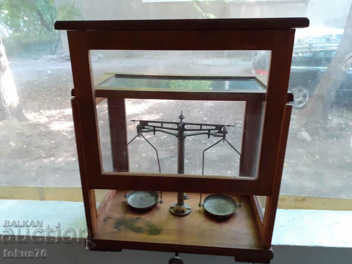 Delivery of Old Bulgarian laboratory, medical, pharmacy scales Delivery of Old Bulgarian laboratory, medical, pharmacy scales