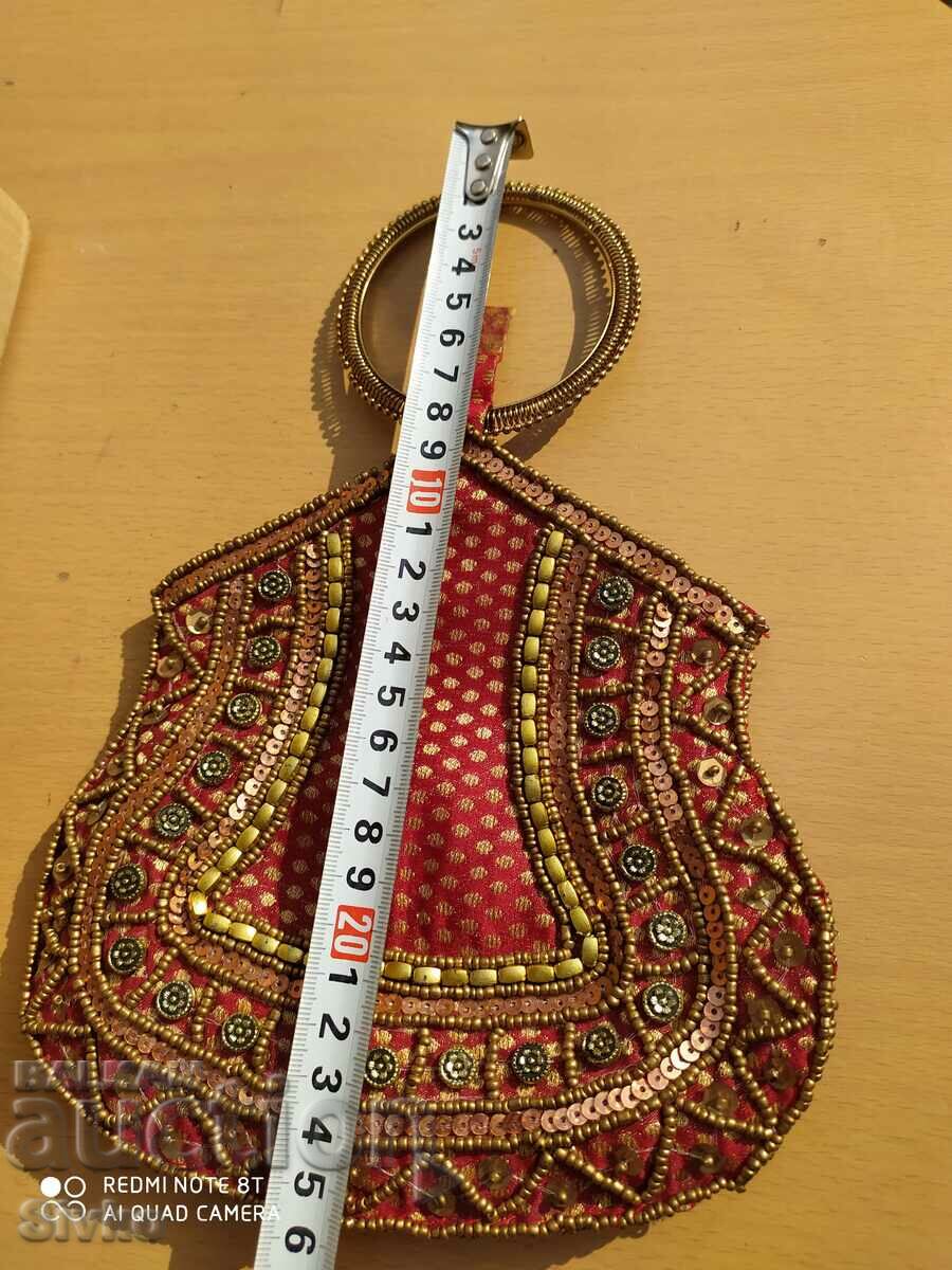 Revival bachelorette bag unique for its age condition with price 49.99 BGN | € 25.56 Revival bachelorette bag unique for its age condition with price 49.99 BGN | € 25.56