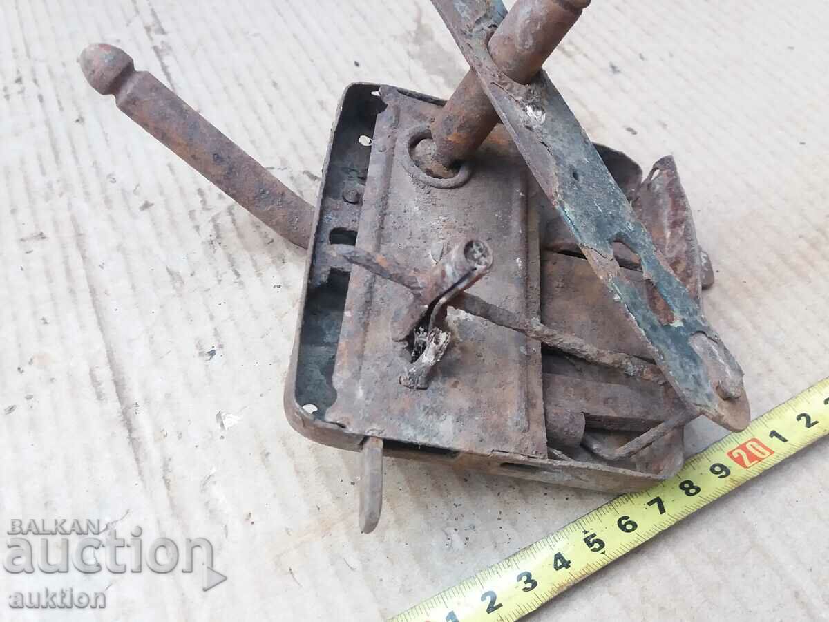 Delivery of WROUGHT REVIVAL LOCK, LOCK Delivery of WROUGHT REVIVAL LOCK, LOCK