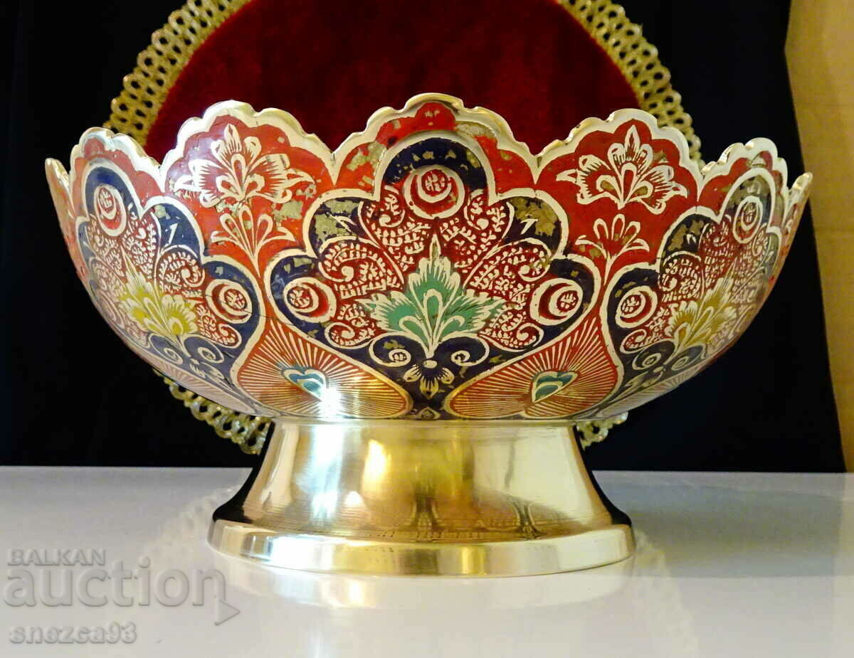 Μπρονζέ φρουτιέρα 720 g, σμάλτο κυττάρων. με τιμή 129.00 BGN | € 65.96