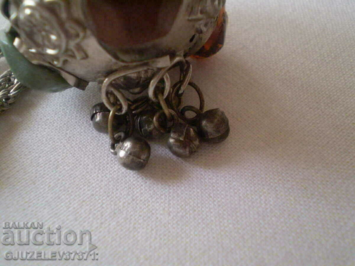 Delivery of Collectible perfume bottle inlaid with stones. Delivery of Collectible perfume bottle inlaid with stones.