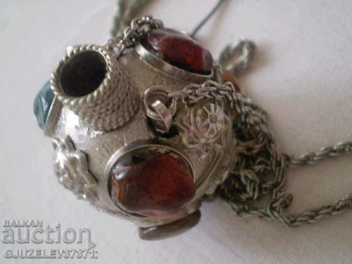 Collectible perfume bottle inlaid with stones. - 5 Collectible perfume bottle inlaid with stones. - 5