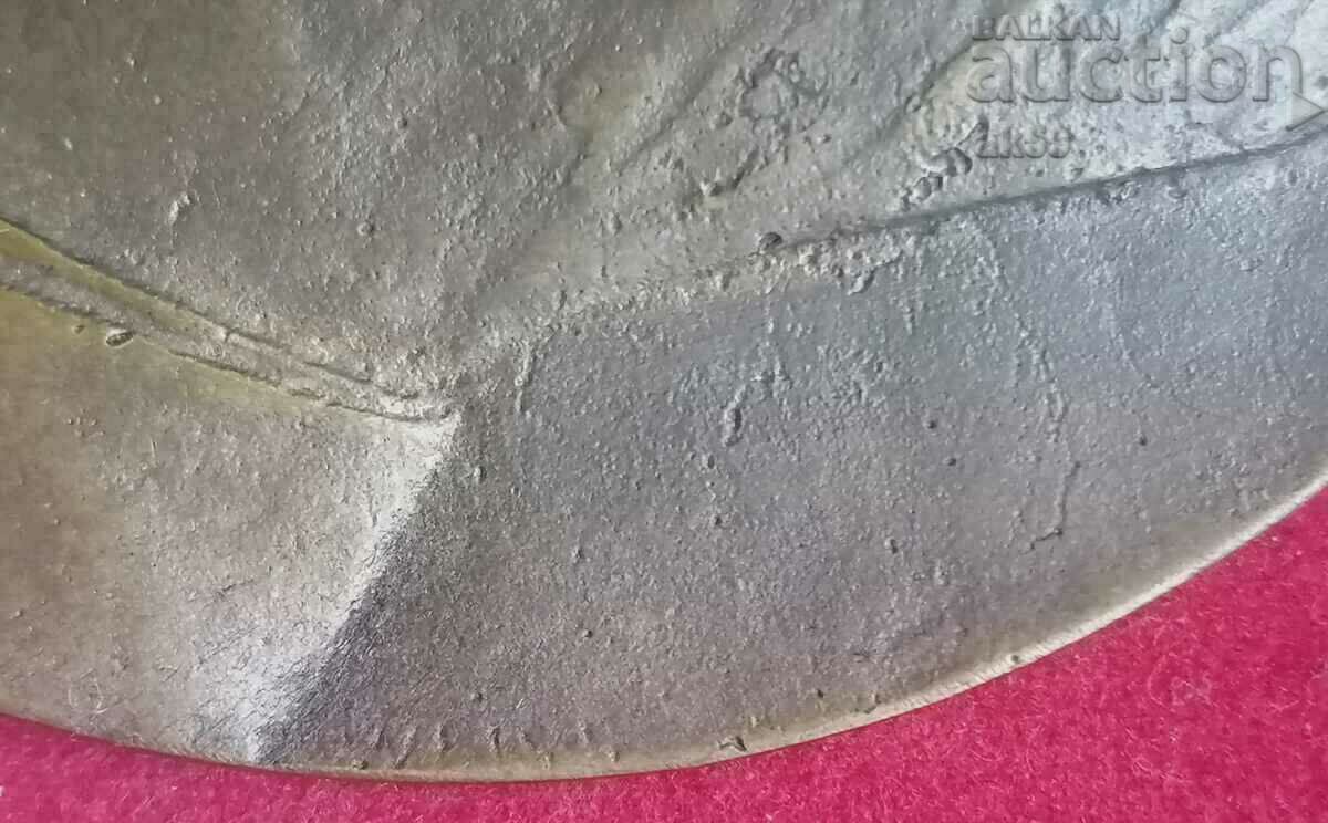 Auction Bronze Plaque "Ernst Thälmann" Auction Bronze Plaque "Ernst Thälmann"