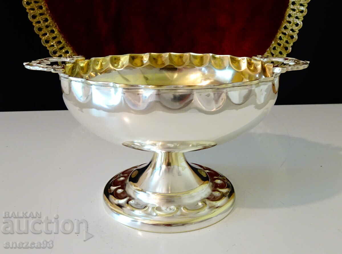 Silver-plated fruit bowl, bonbonniere. with price 36.00 BGN | € 18.41 Silver-plated fruit bowl, bonbonniere. with price 36.00 BGN | € 18.41