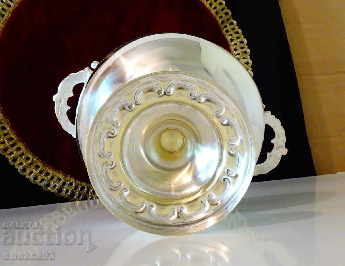 Silver-plated fruit bowl, bonbonniere. - 7 Silver-plated fruit bowl, bonbonniere. - 7