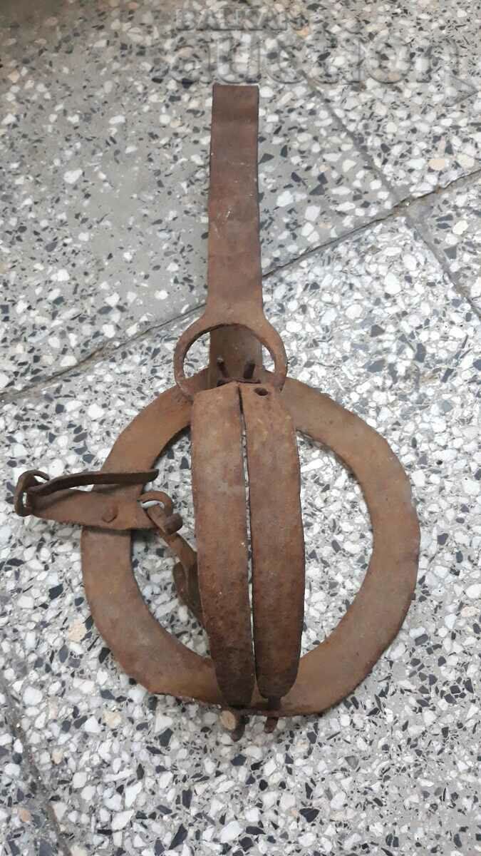 old forged trap for beaded golden ferrets WORKING - 6 old forged trap for beaded golden ferrets WORKING - 6