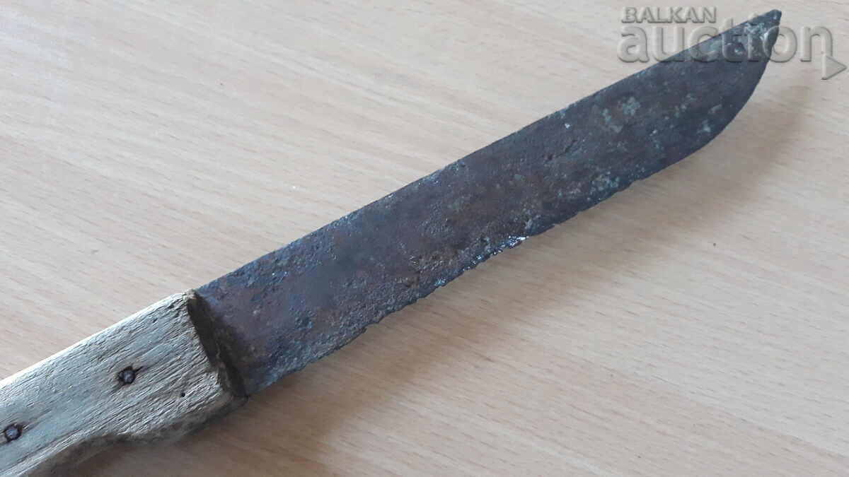 Auction an old primitive knife Auction an old primitive knife