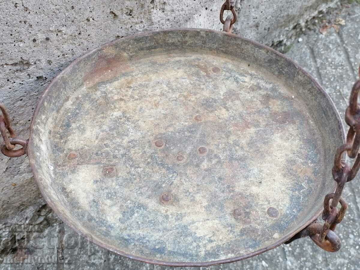 Un cântar vechi cu un bol de fier, un buzdugan, un cântar din fier forjat - 5