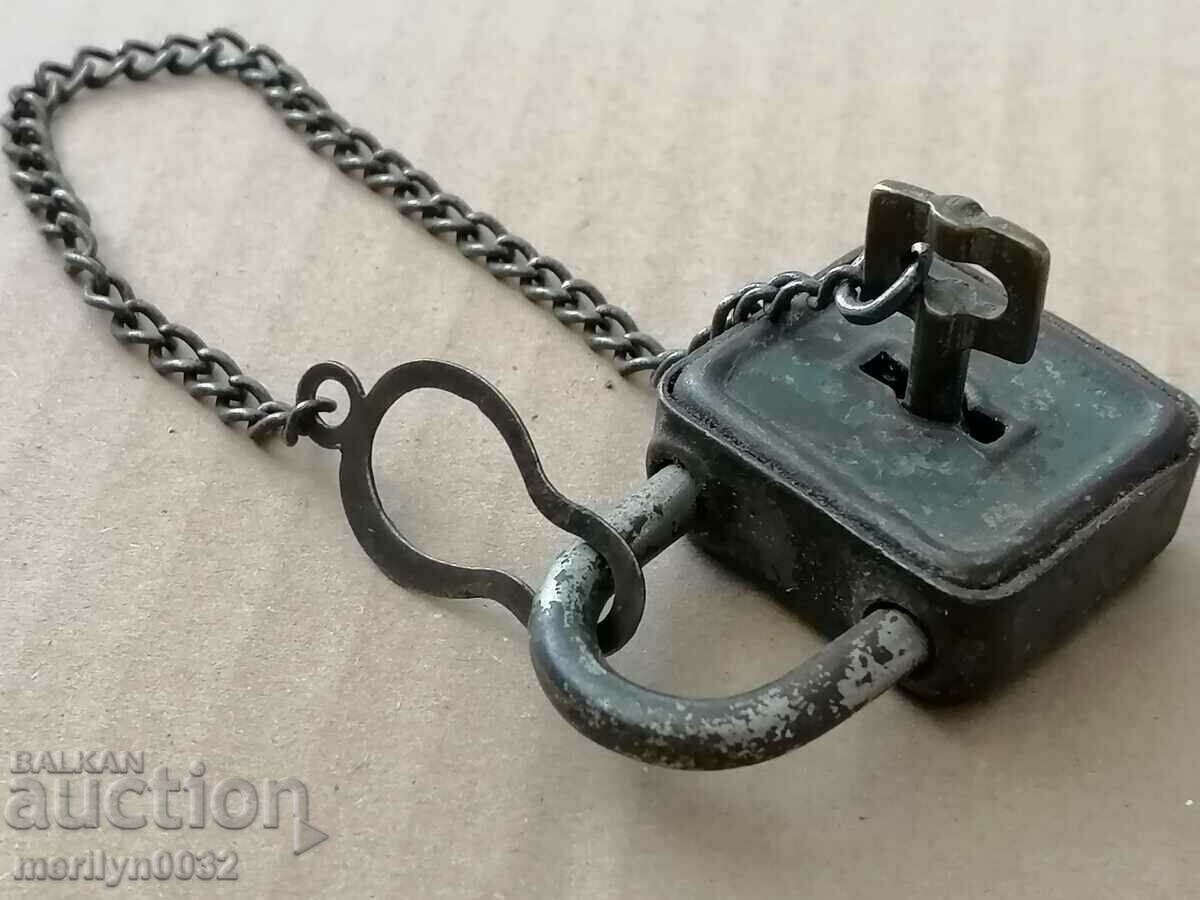 Old padlock with padlock padlock, latch, suitcase with price 39.00 BGN | € 19.94 Old padlock with padlock padlock, latch, suitcase with price 39.00 BGN | € 19.94