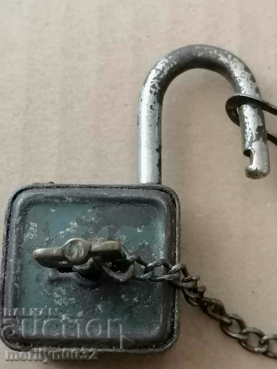 Auction Old padlock with padlock padlock, latch, suitcase Auction Old padlock with padlock padlock, latch, suitcase