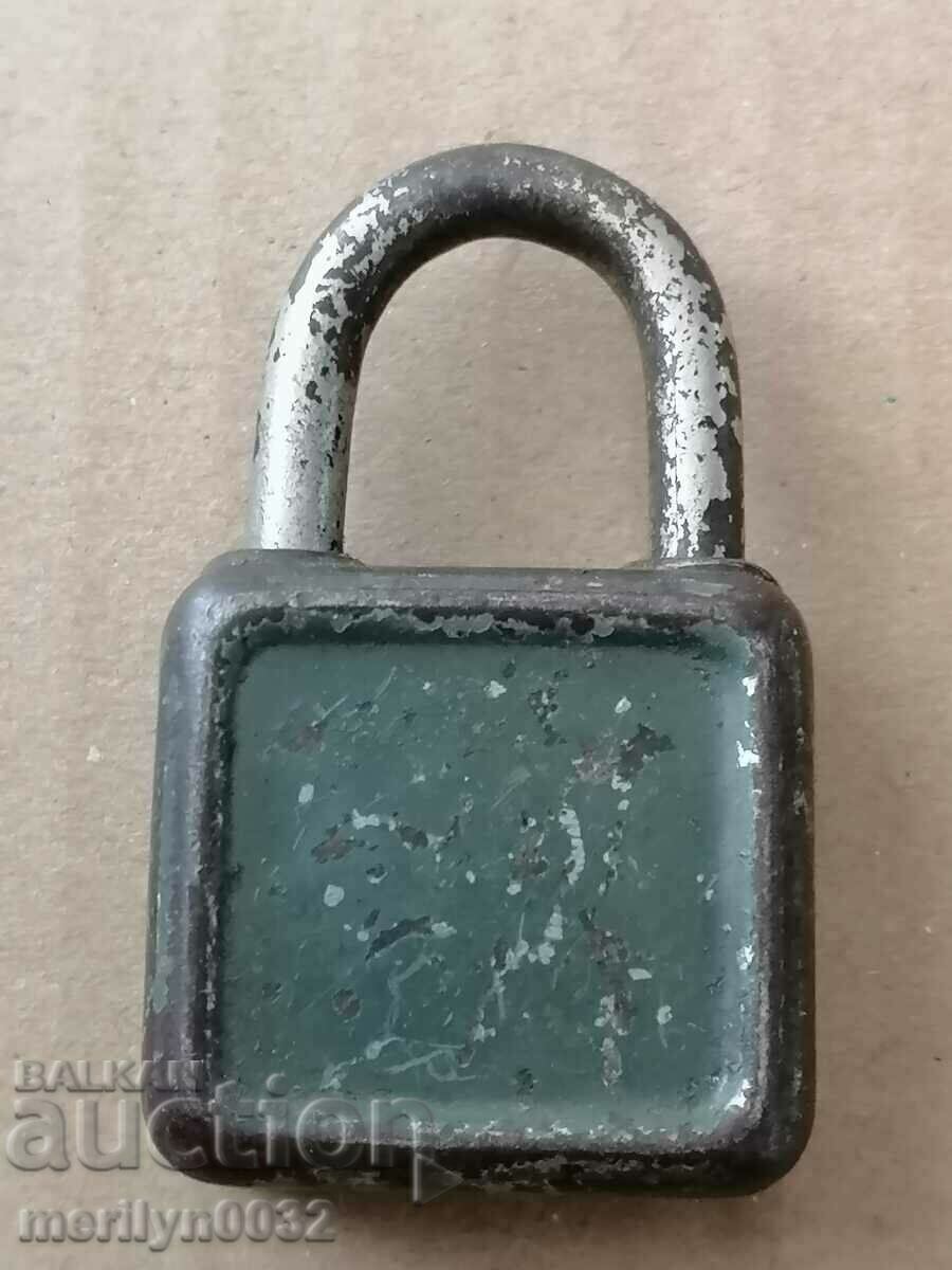 Old padlock with padlock padlock, latch, suitcase - 5 Old padlock with padlock padlock, latch, suitcase - 5