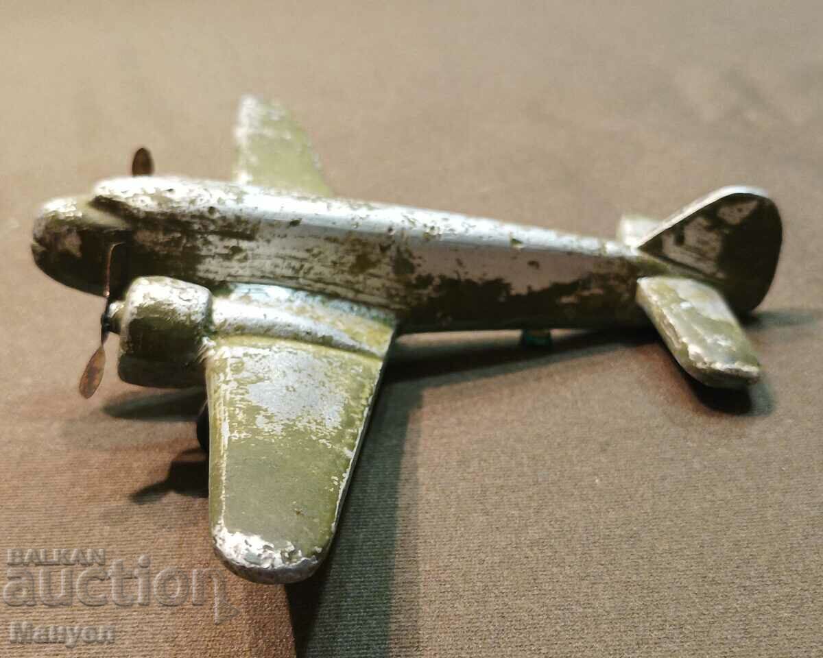 I am selling an old aluminum planer on a plane. with price 44.00 BGN | € 22.50 I am selling an old aluminum planer on a plane. with price 44.00 BGN | € 22.50