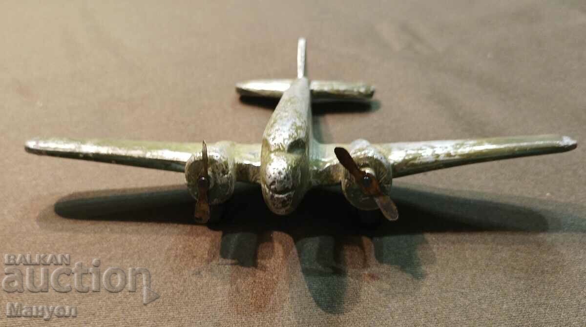 I am selling an old aluminum planer on a plane. - 6 I am selling an old aluminum planer on a plane. - 6