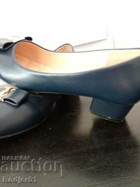 Delivery of clothes - women's shoes Delivery of clothes - women's shoes