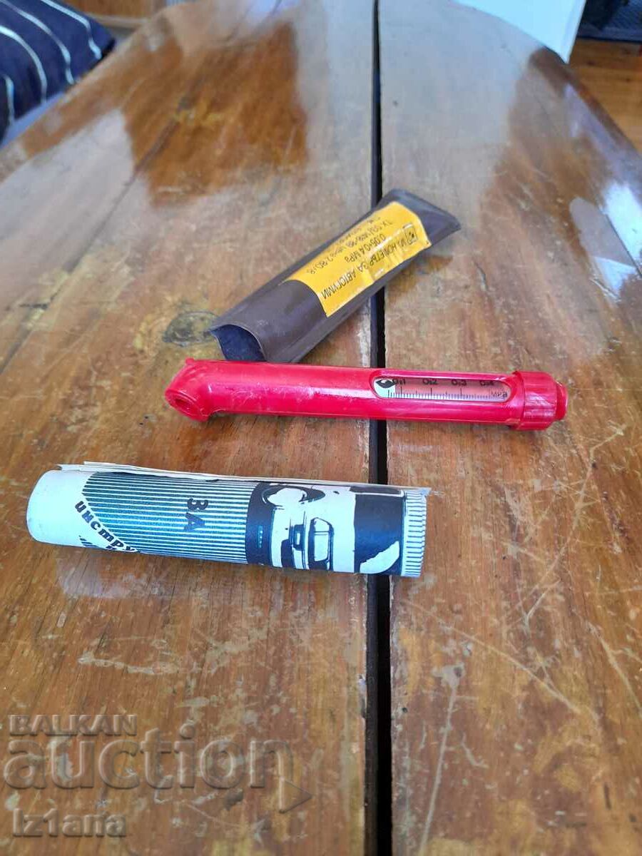 Auction  Old tire pressure gauge