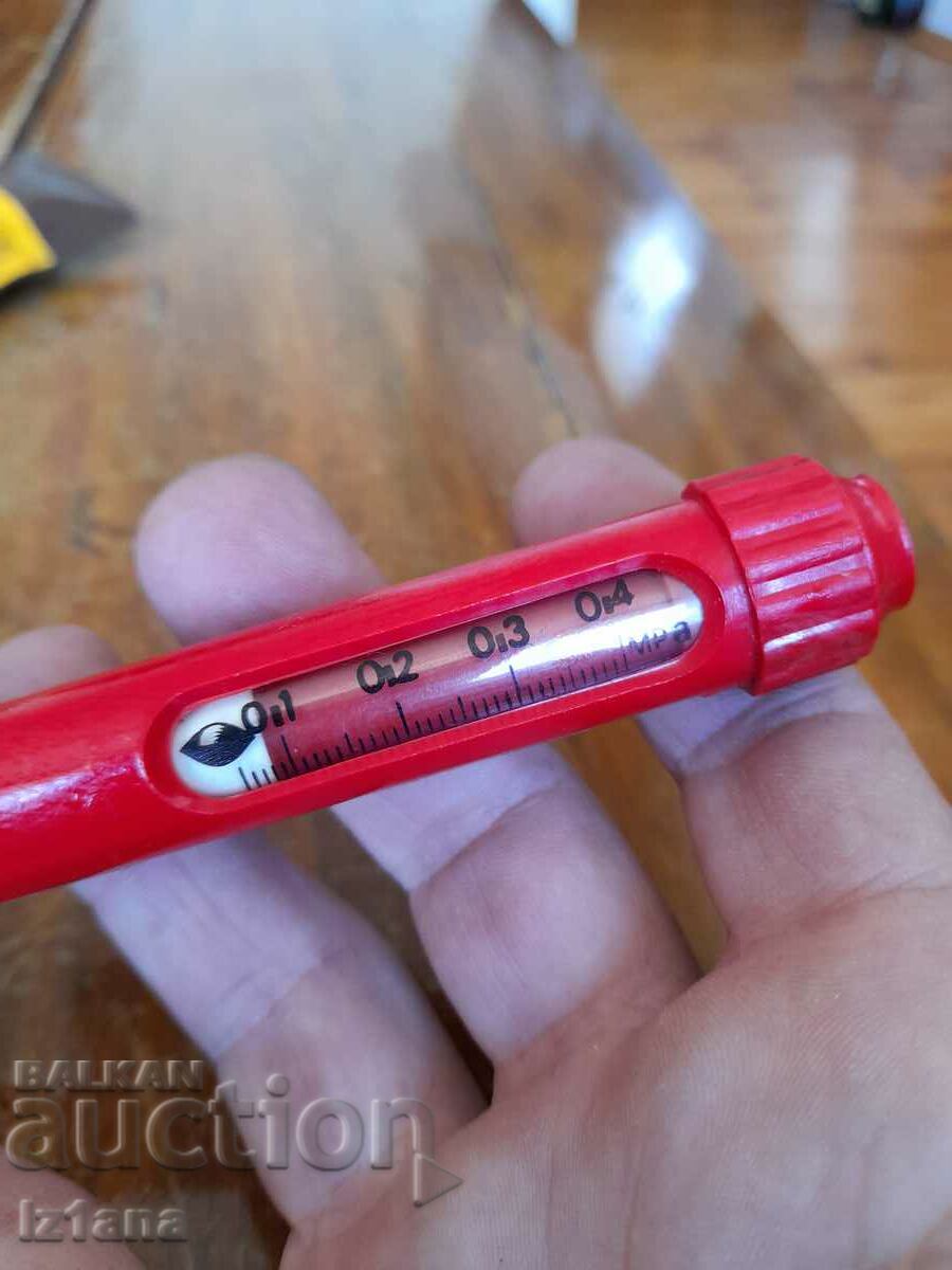 Old tire pressure gauge - 5