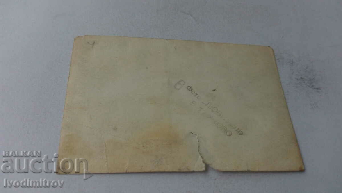 Photo Veliko Tarnovo Woman and girl on the street in winter with price 1.45 BGN | € 0.74