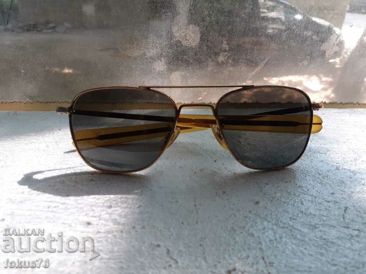 Ochelari de soare vintage Randolph Engineering Aviator cu preț 350.00 BGN | € 178.95