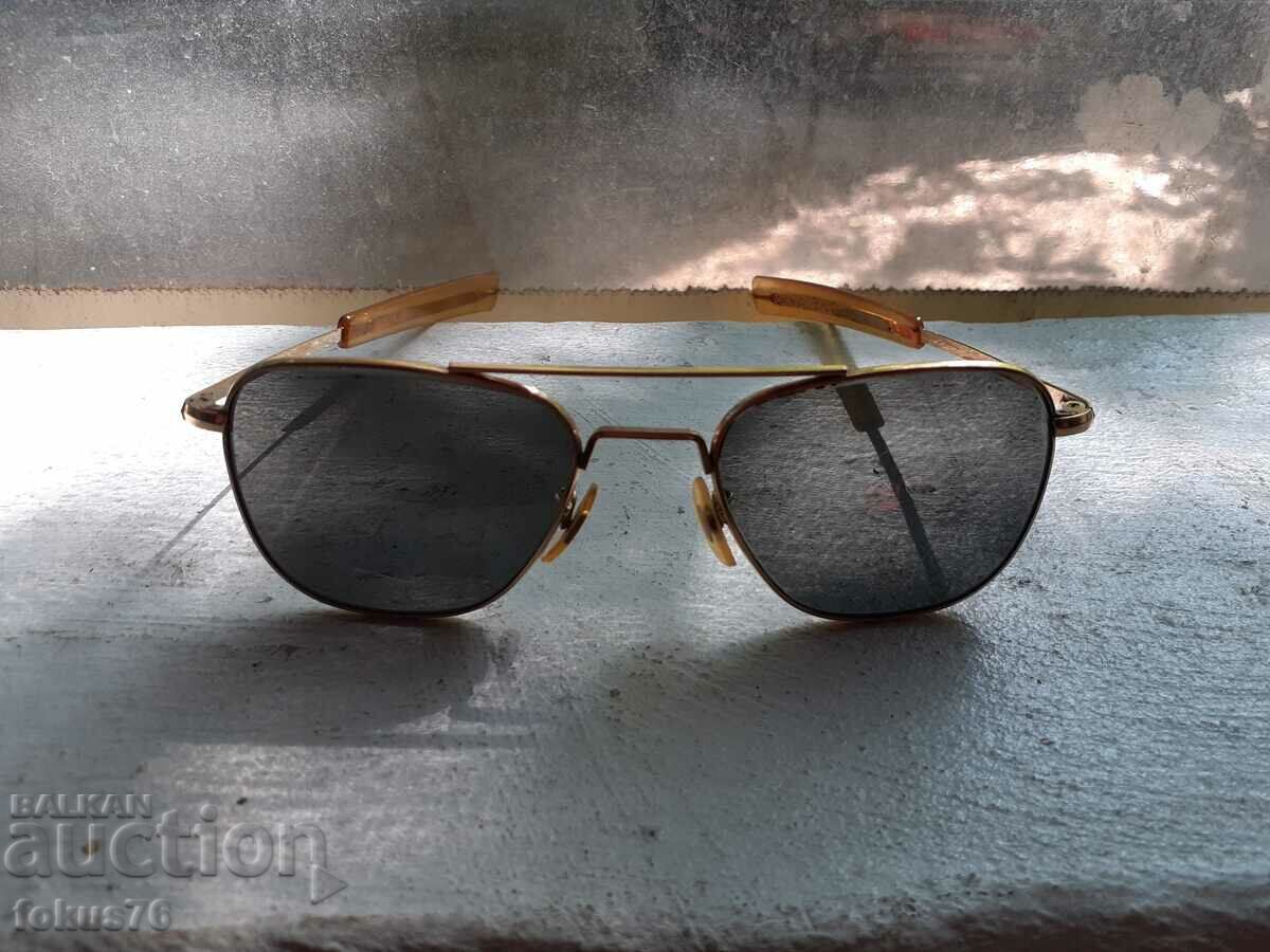Ochelari de soare vintage American Optical Aviator AO cu preț 290.00 BGN | € 148.27