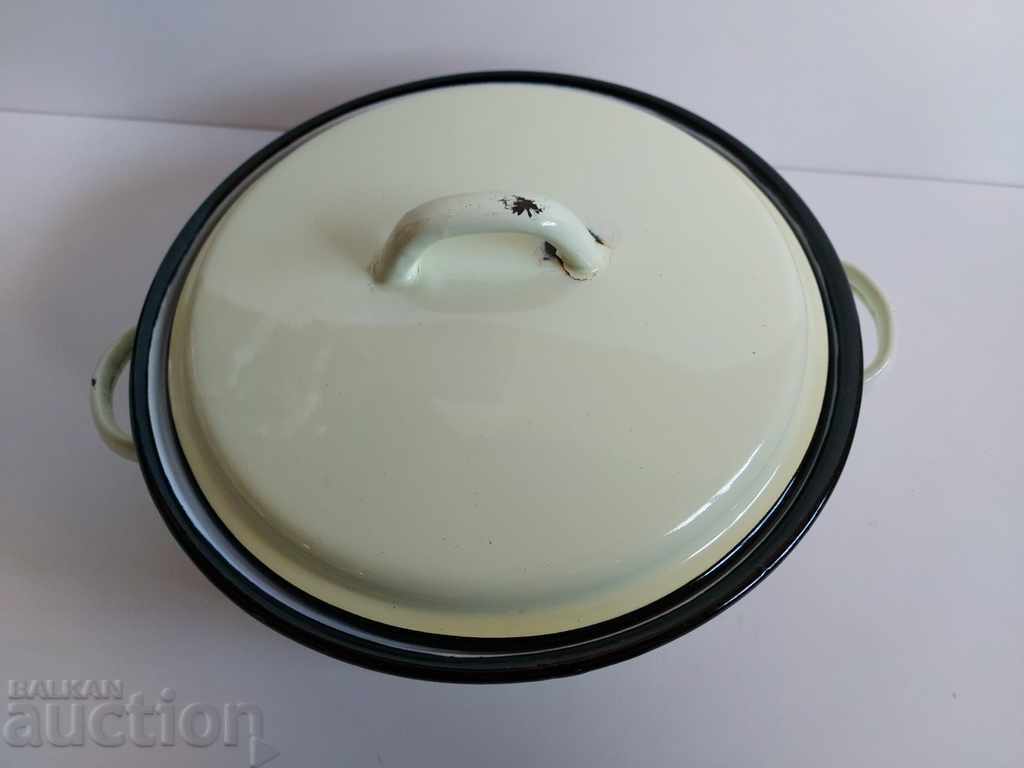 Auction SOC ENAMELED POT COURT ENAMEL COOKING COLOR Auction SOC ENAMELED POT COURT ENAMEL COOKING COLOR