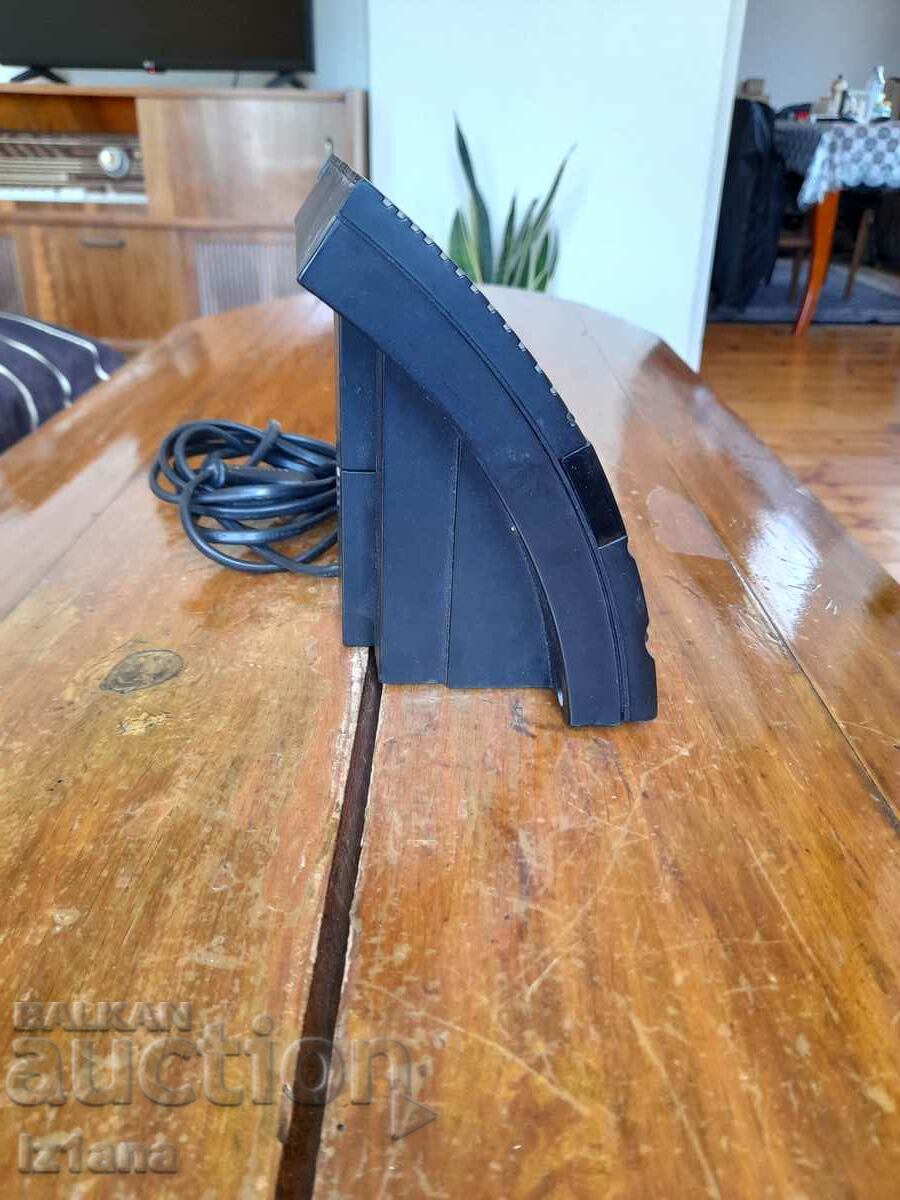 Delivery of Old radio, Corecom clock radio, Corecom