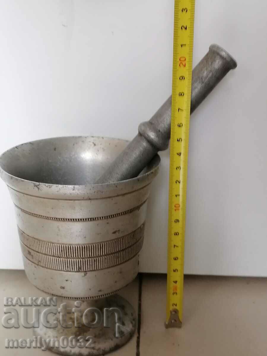 Auction Old aluminum mortar, hammer, mortar Auction Old aluminum mortar, hammer, mortar