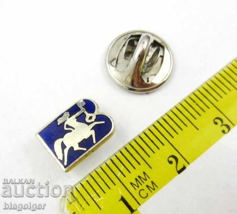 FIRST PRIVATE BANK - LOGO - FIRST FAILED BANK - LOT 2 BADGES - 5