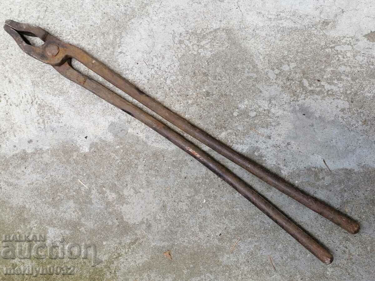 Old forging pliers, wrought iron, a keradene tool with price 53.00 BGN | € 27.10 Old forging pliers, wrought iron, a keradene tool with price 53.00 BGN | € 27.10