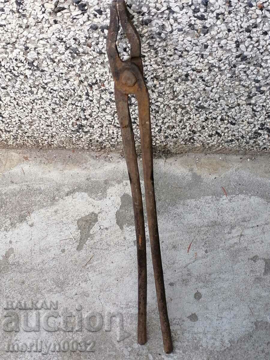 Old forging pliers, wrought iron, a keradene tool - 7 Old forging pliers, wrought iron, a keradene tool - 7