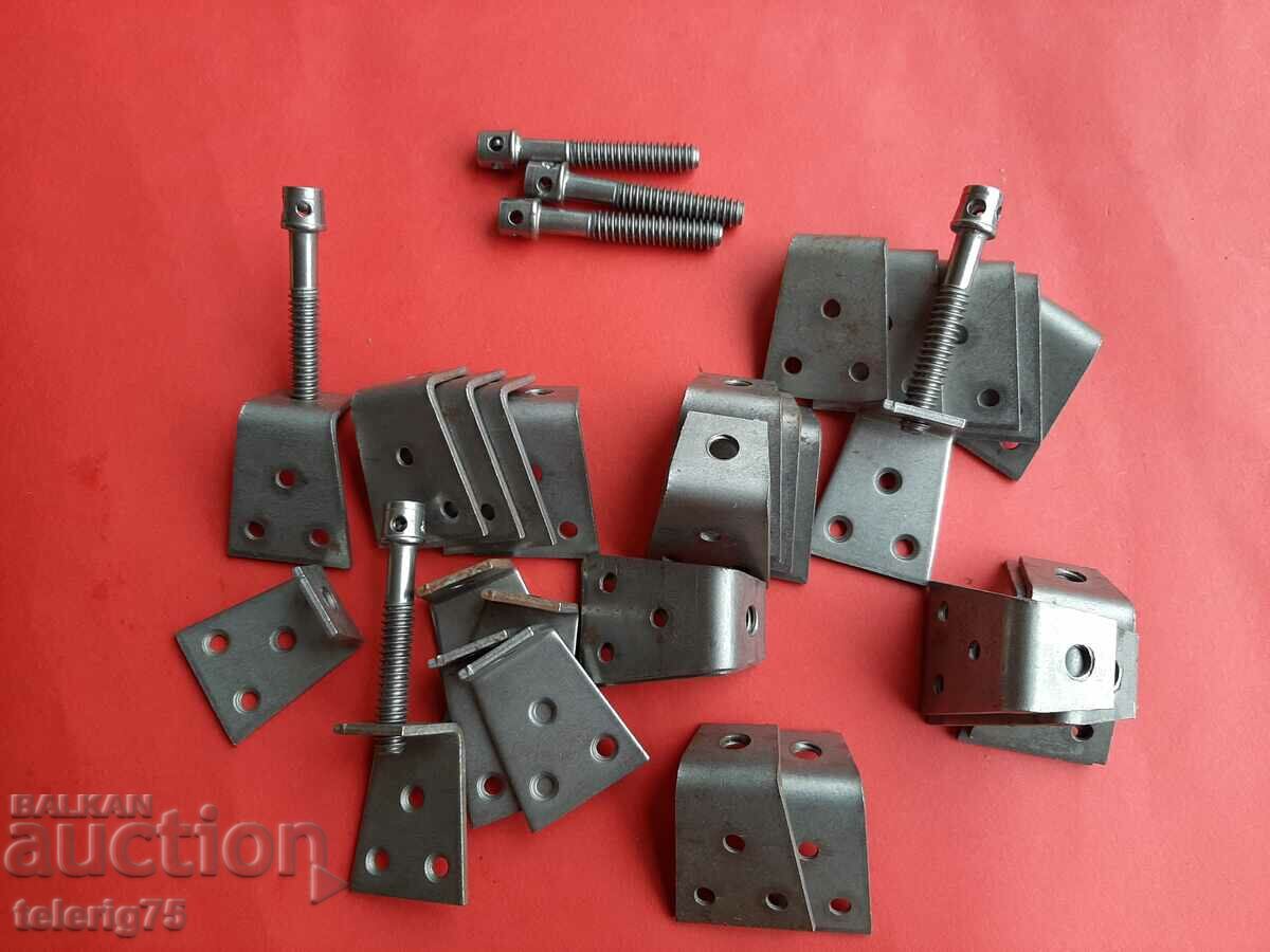 Auction Steel Hangers / Plates for heavy boards / cabinets - 32 pcs Auction Steel Hangers / Plates for heavy boards / cabinets - 32 pcs