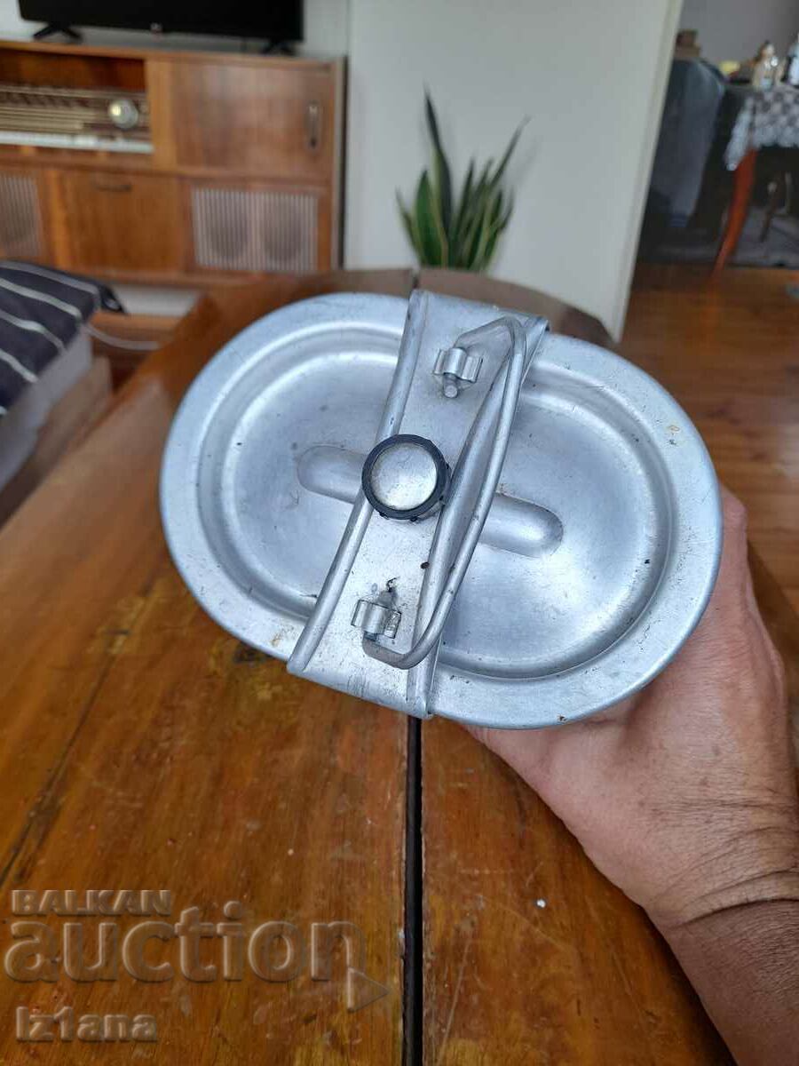 Delivery of Old aluminum box Delivery of Old aluminum box