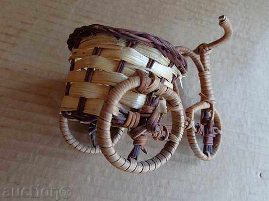 Souvenir, cloth, basket, tricycle - 6 Souvenir, cloth, basket, tricycle - 6