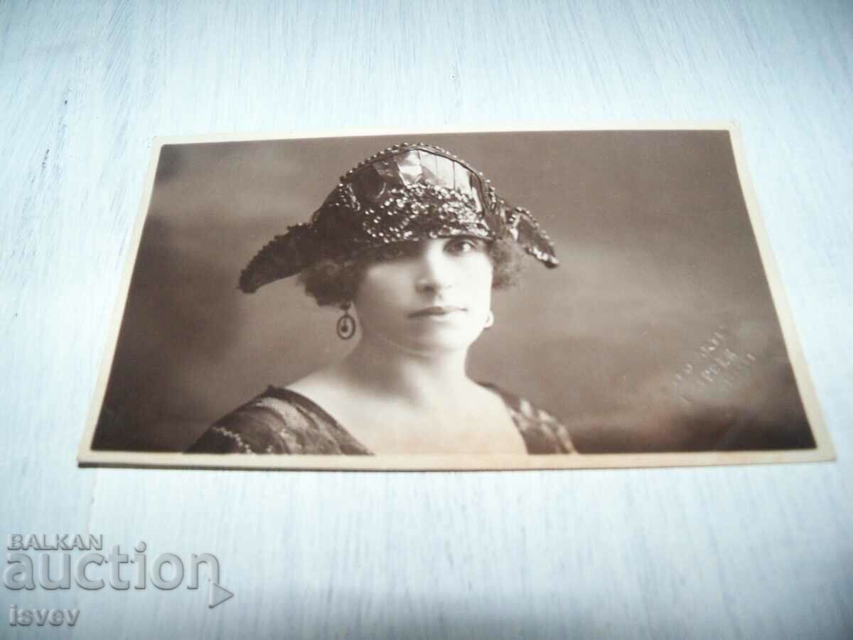 Δύο όμορφες φωτογραφικές κάρτες, γυναικεία πορτρέτα από το 1922. με τιμή 22.00 BGN | € 11.25 Δύο όμορφες φωτογραφικές κάρτες, γυναικεία πορτρέτα από το 1922. με τιμή 22.00 BGN | € 11.25