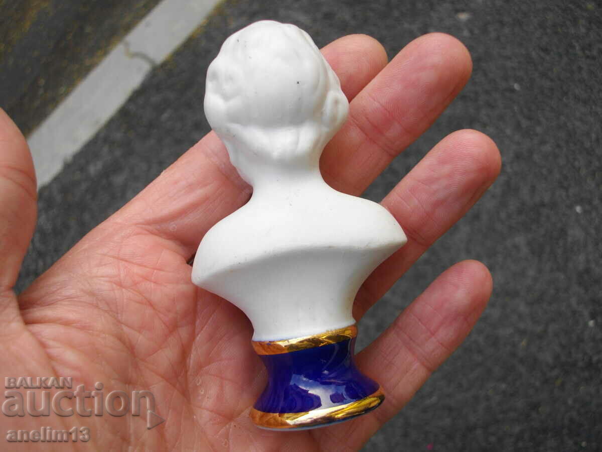 Auction OLD PORCELAIN FIGURE STATUE Auction OLD PORCELAIN FIGURE STATUE