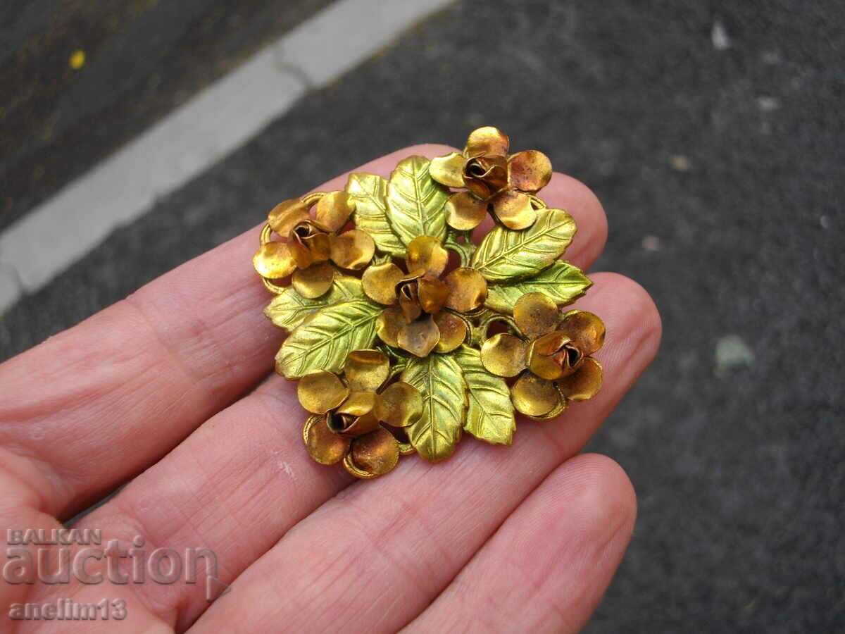 Auction OLD ROSE BROOCH Auction OLD ROSE BROOCH