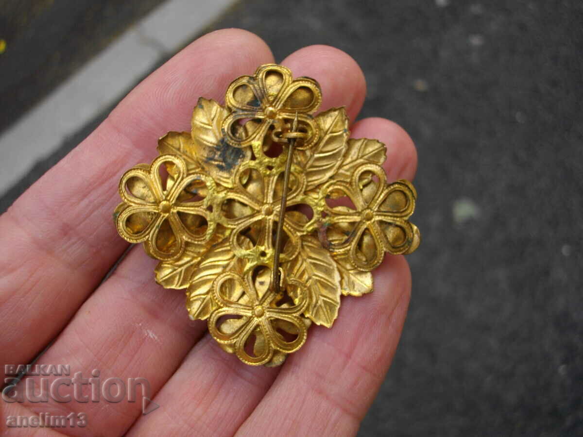 OLD ROSE BROOCH - 5 OLD ROSE BROOCH - 5