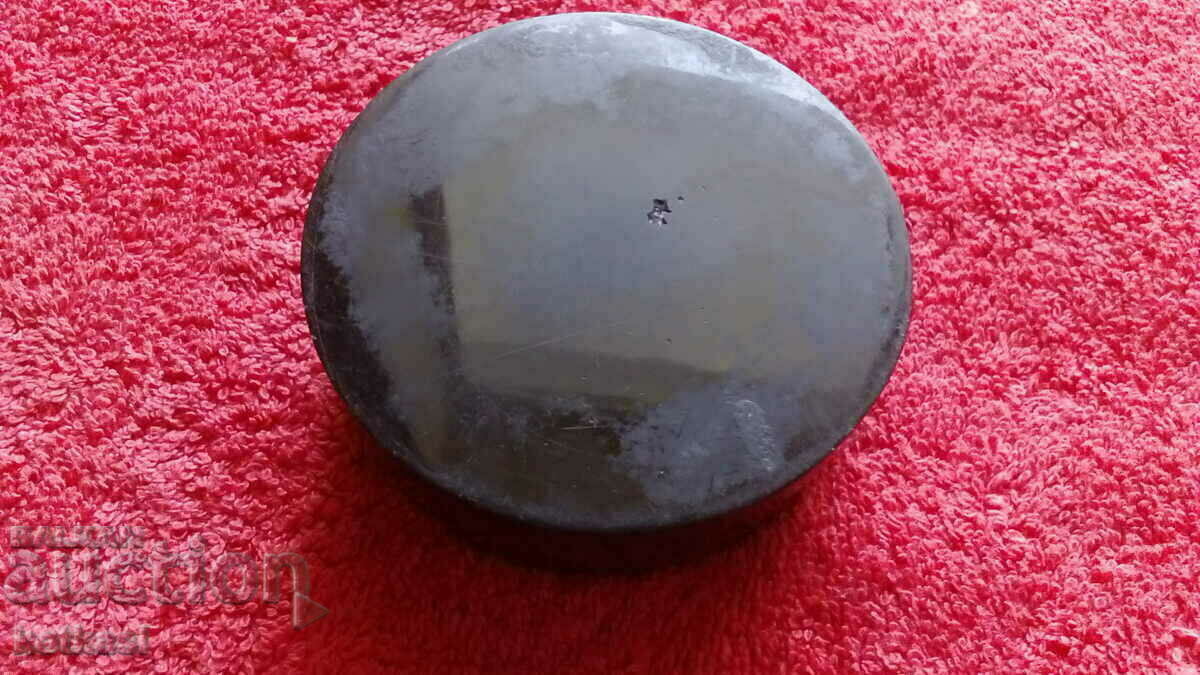 Old social bakelite ashtray TARGOVISHTE with price 10.50 BGN | € 5.37 Old social bakelite ashtray TARGOVISHTE with price 10.50 BGN | € 5.37