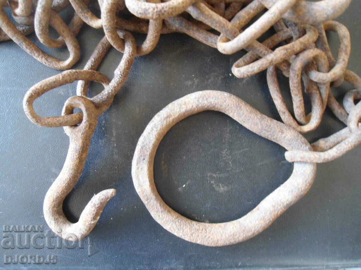 Old chain, chain, 2.90 m, 2,340 kg. with price 7.00 BGN | € 3.58