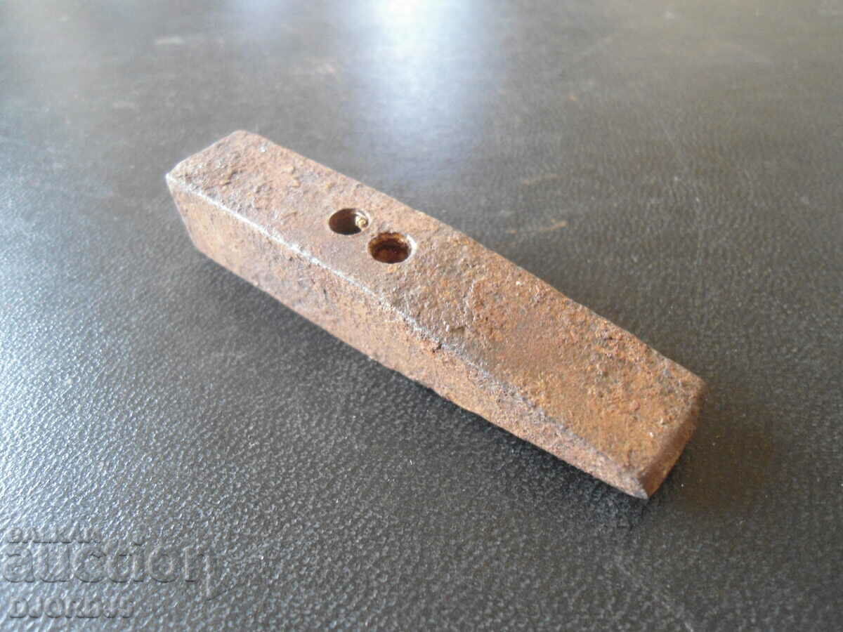 An old little hammer with price 2.00 BGN | € 1.02 An old little hammer with price 2.00 BGN | € 1.02