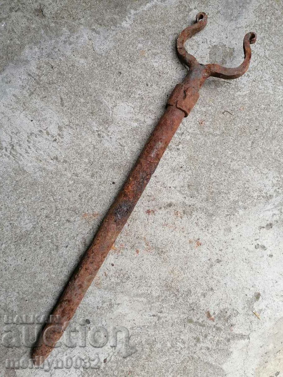 Auction Hand-forged wedge from ox yoke, wrought iron, ok Auction Hand-forged wedge from ox yoke, wrought iron, ok