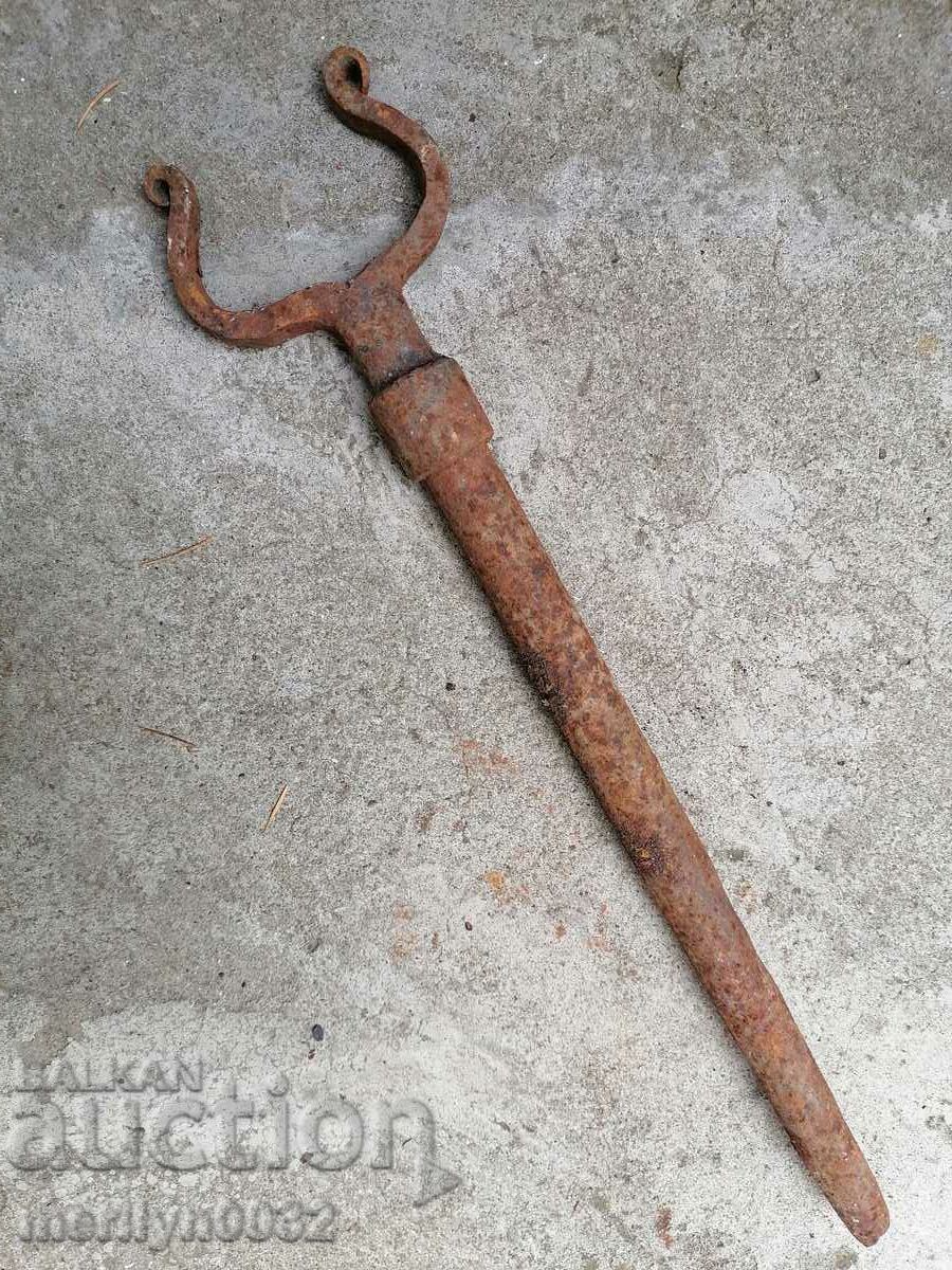 Delivery of Hand-forged wedge from ox yoke, wrought iron, ok Delivery of Hand-forged wedge from ox yoke, wrought iron, ok