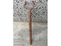 Ръчнокован клин от волски впряг  ковано желязо ок