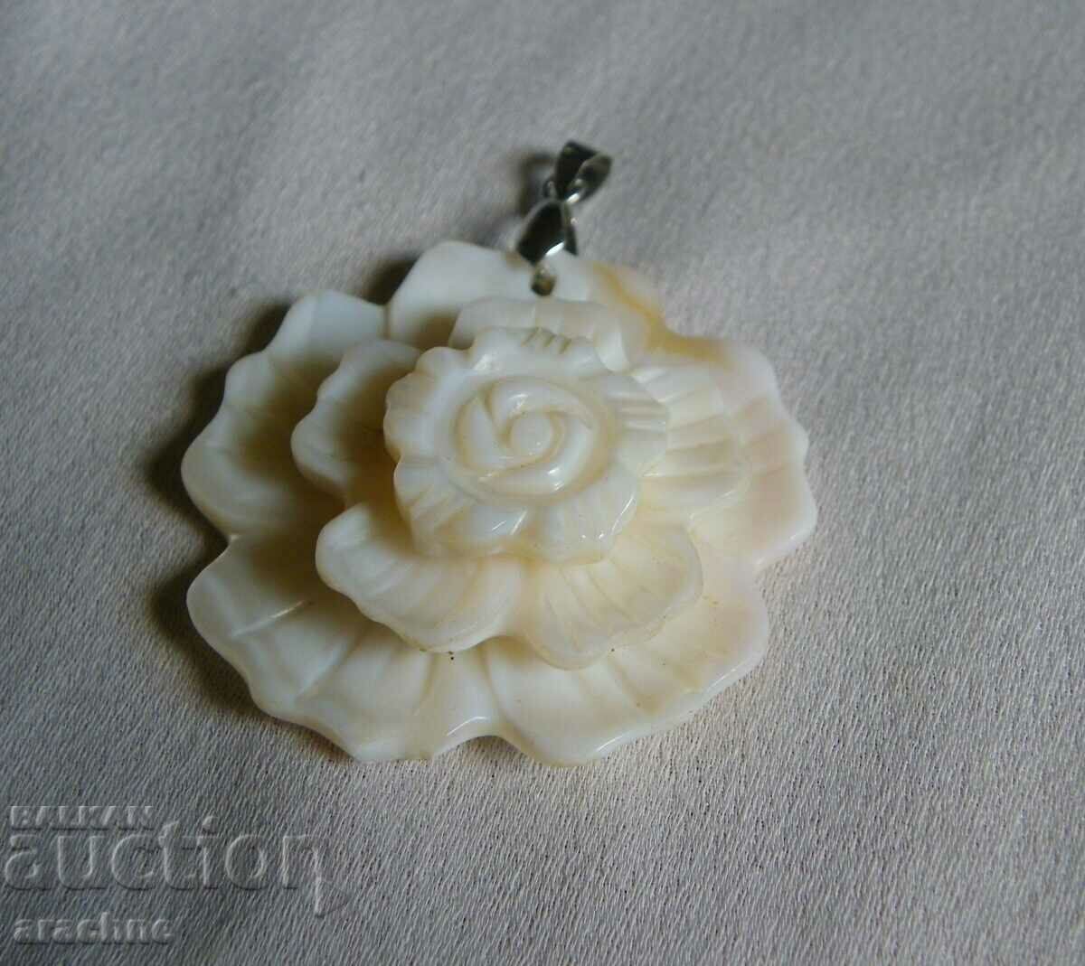 Mother of pearl medallion with silver plating with price 35.00 BGN | € 17.90 Mother of pearl medallion with silver plating with price 35.00 BGN | € 17.90