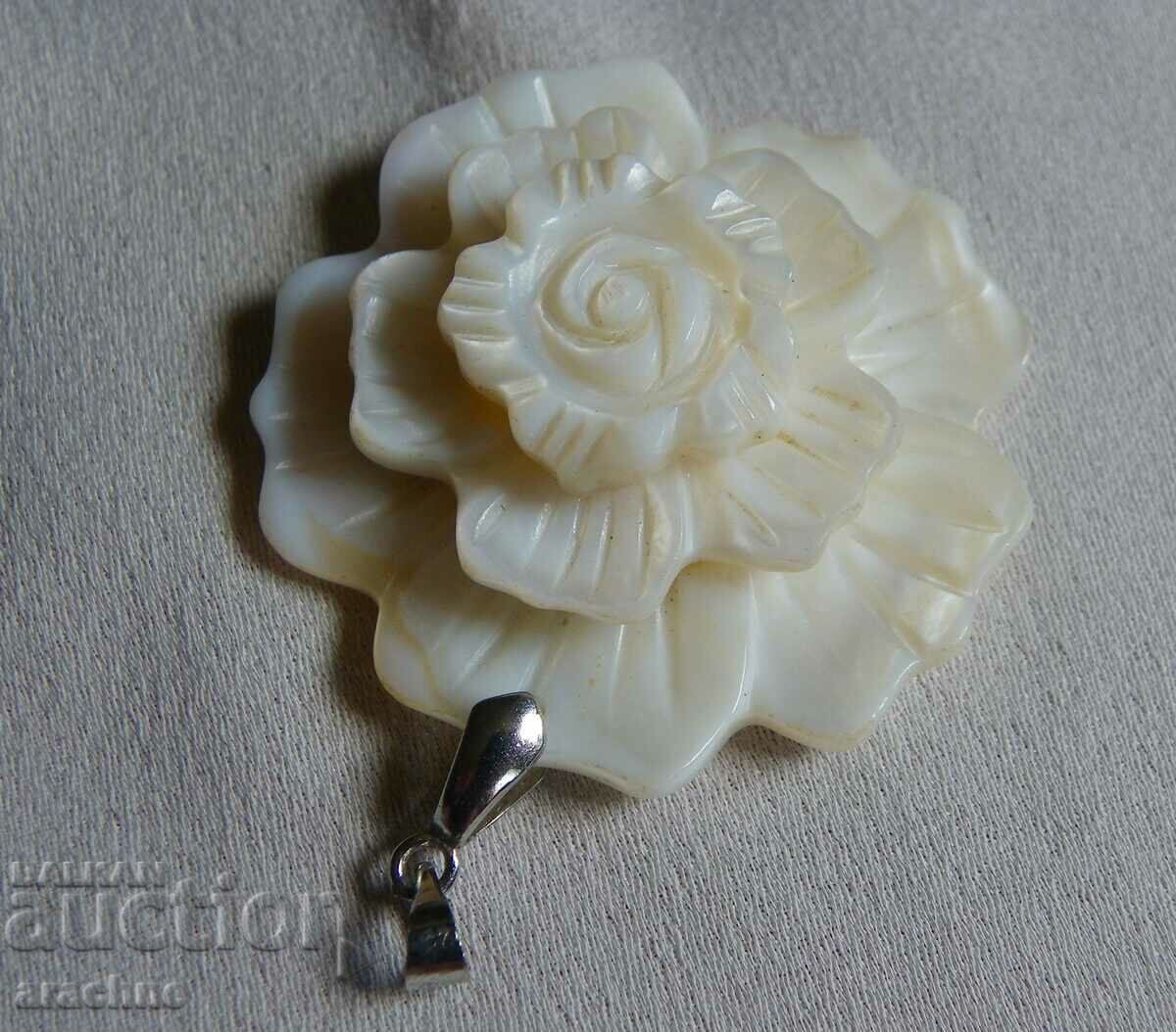 Mother of pearl medallion with silver plating - 7 Mother of pearl medallion with silver plating - 7