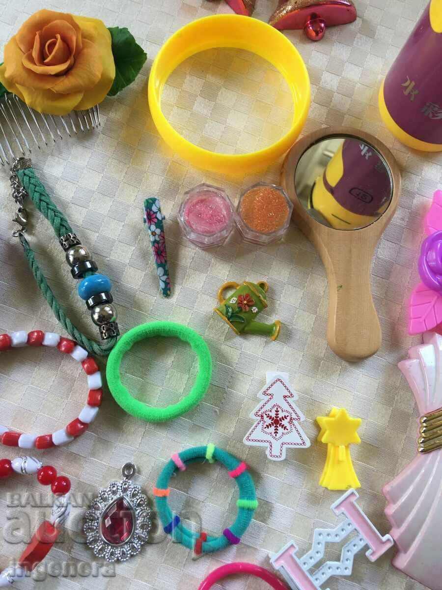 LOT OF TOYS AND FIGURES - 6 LOT OF TOYS AND FIGURES - 6