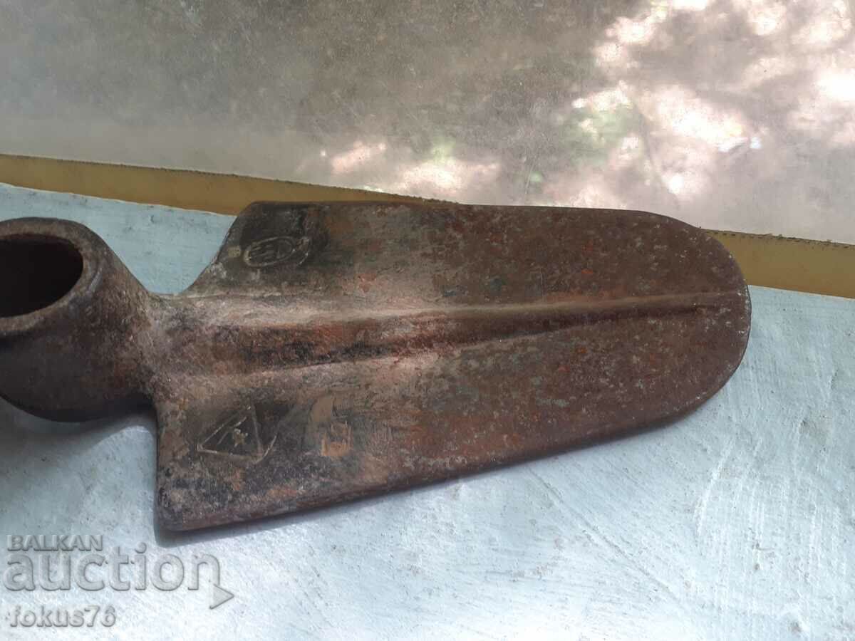 Μεγάλη στρατιωτική αξίνα τσεκούρι εργαλείο τσεκούρι με σήμανση με τιμή 140.00 BGN | € 71.58 Μεγάλη στρατιωτική αξίνα τσεκούρι εργαλείο τσεκούρι με σήμανση με τιμή 140.00 BGN | € 71.58