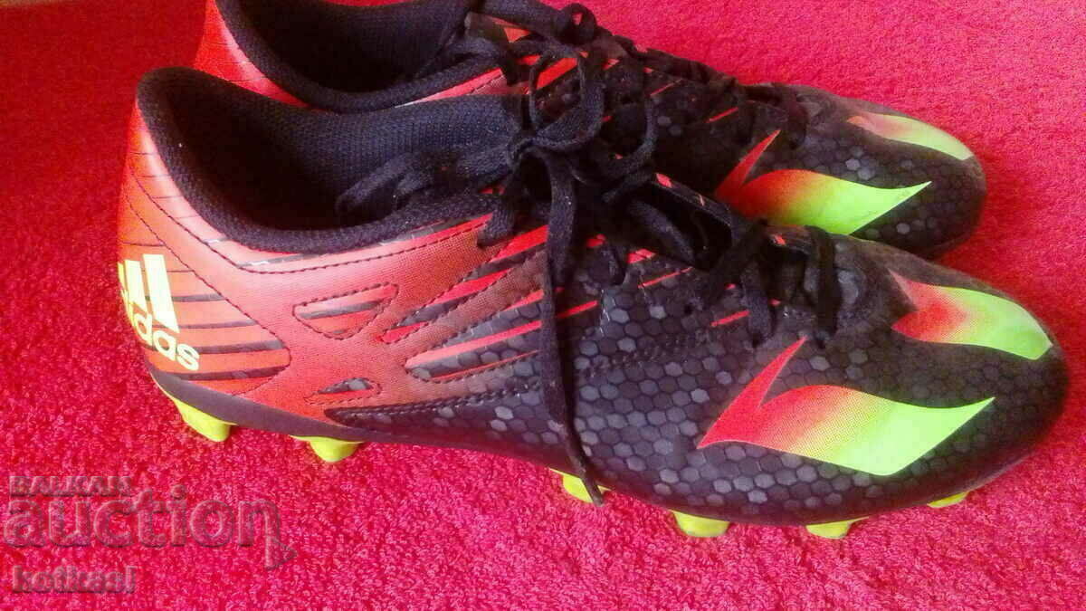 Delivery of Sports Football buttons number 40 adidas Delivery of Sports Football buttons number 40 adidas