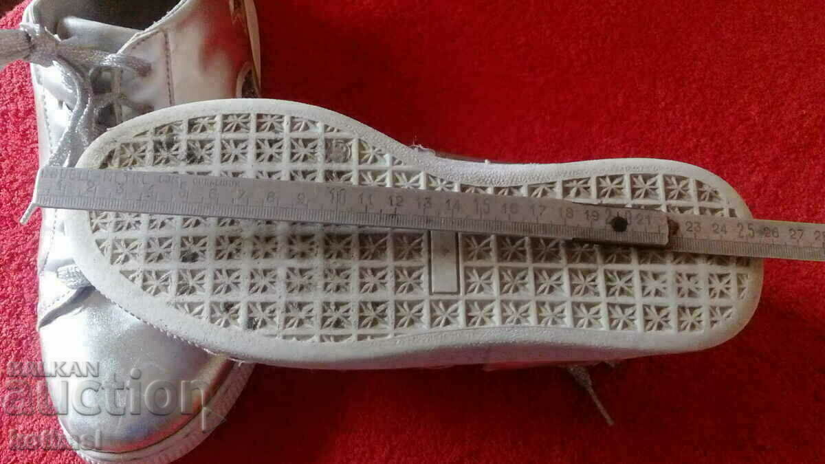 Women's sports shoes number 37/38 - 6 Women's sports shoes number 37/38 - 6