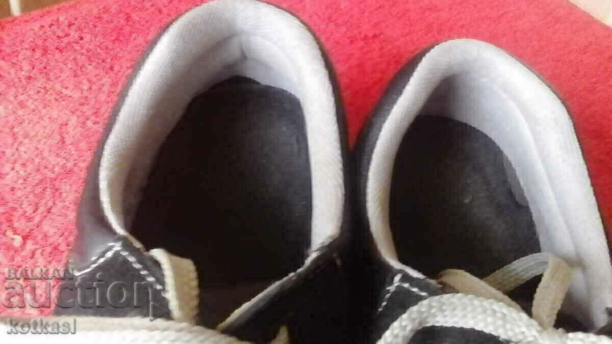 Work shoes with toe number 43 - 5 Work shoes with toe number 43 - 5